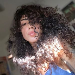 Meet your Posher, Jariel